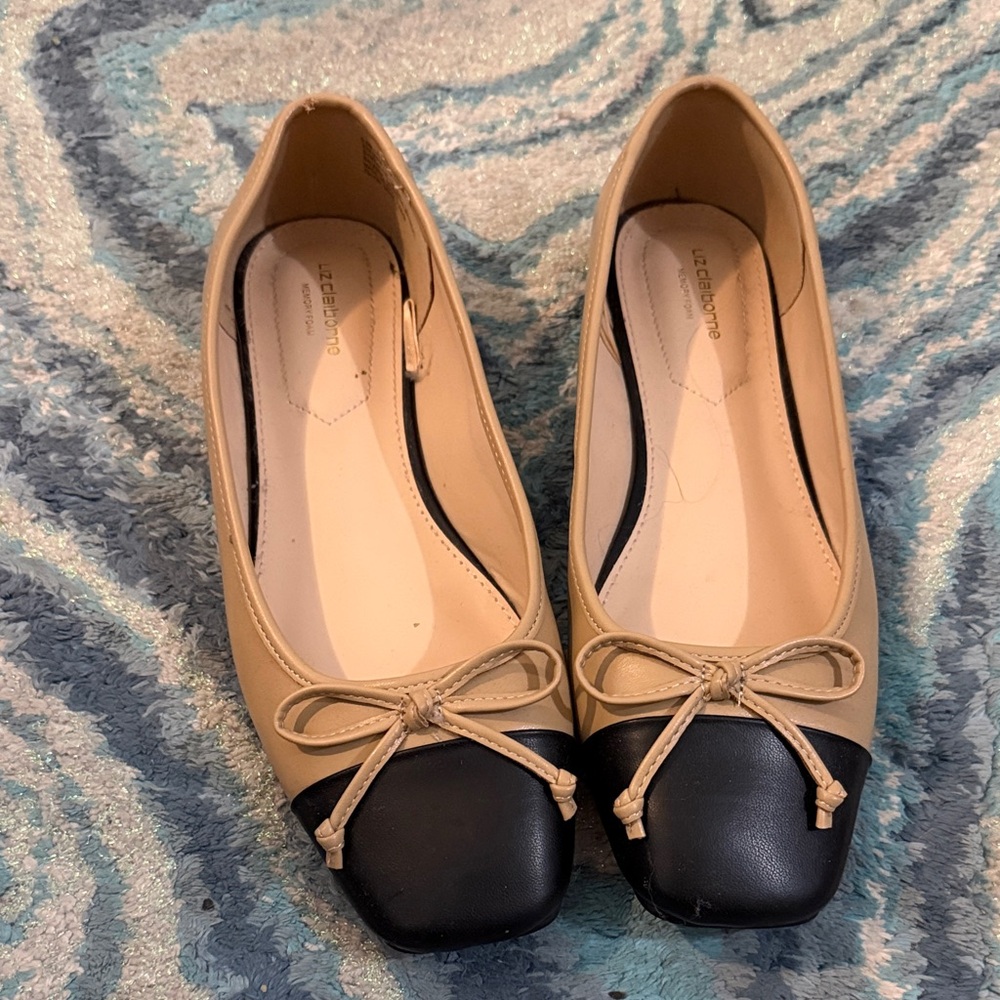 Liz Claiborne Black and Tan Flats